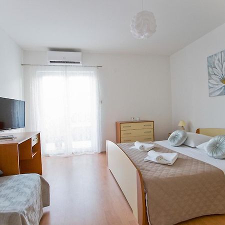 Apartments Rudi Локва-Рогозниця Екстер'єр фото