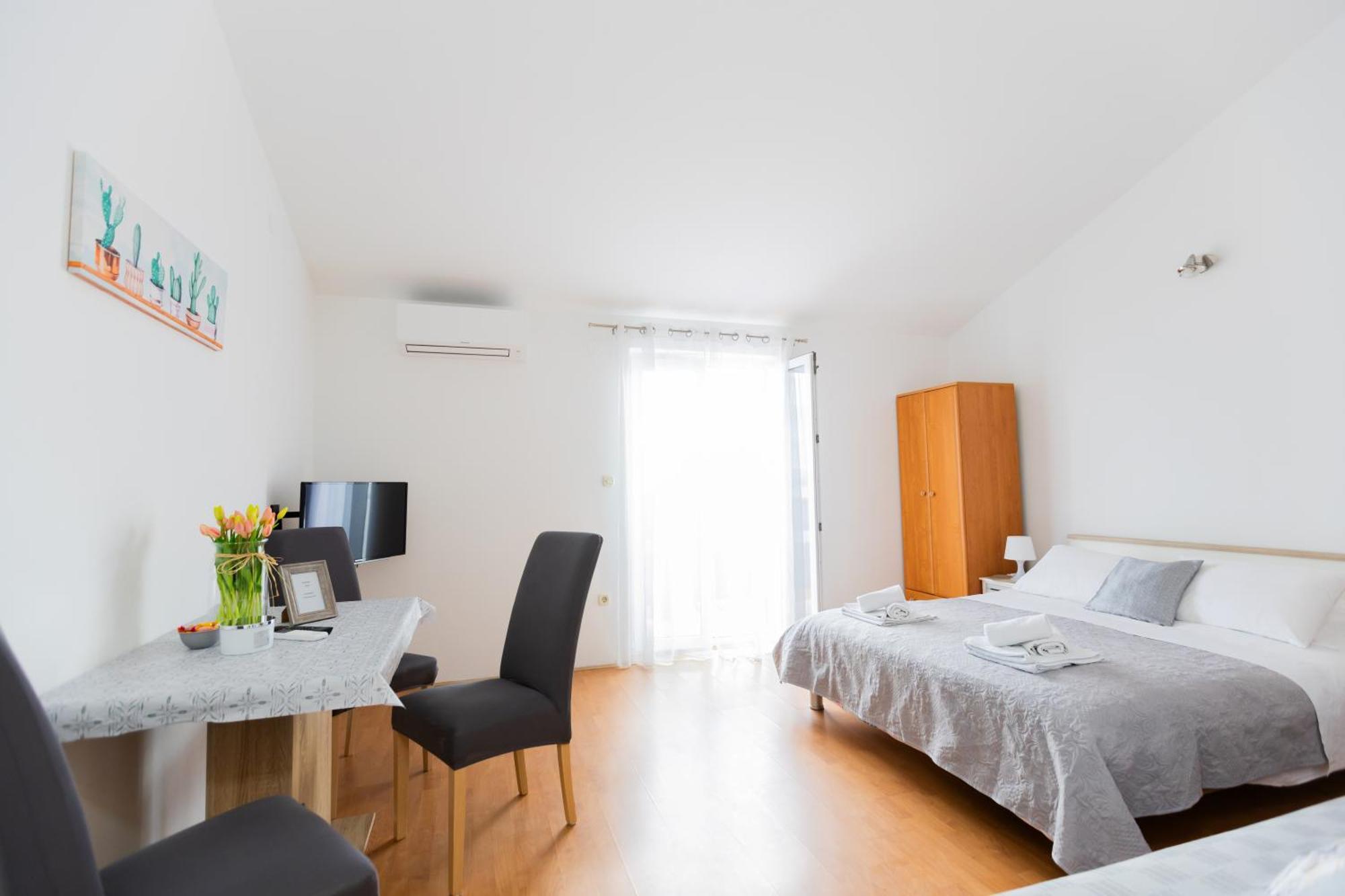 Apartments Rudi Локва-Рогозниця Екстер'єр фото